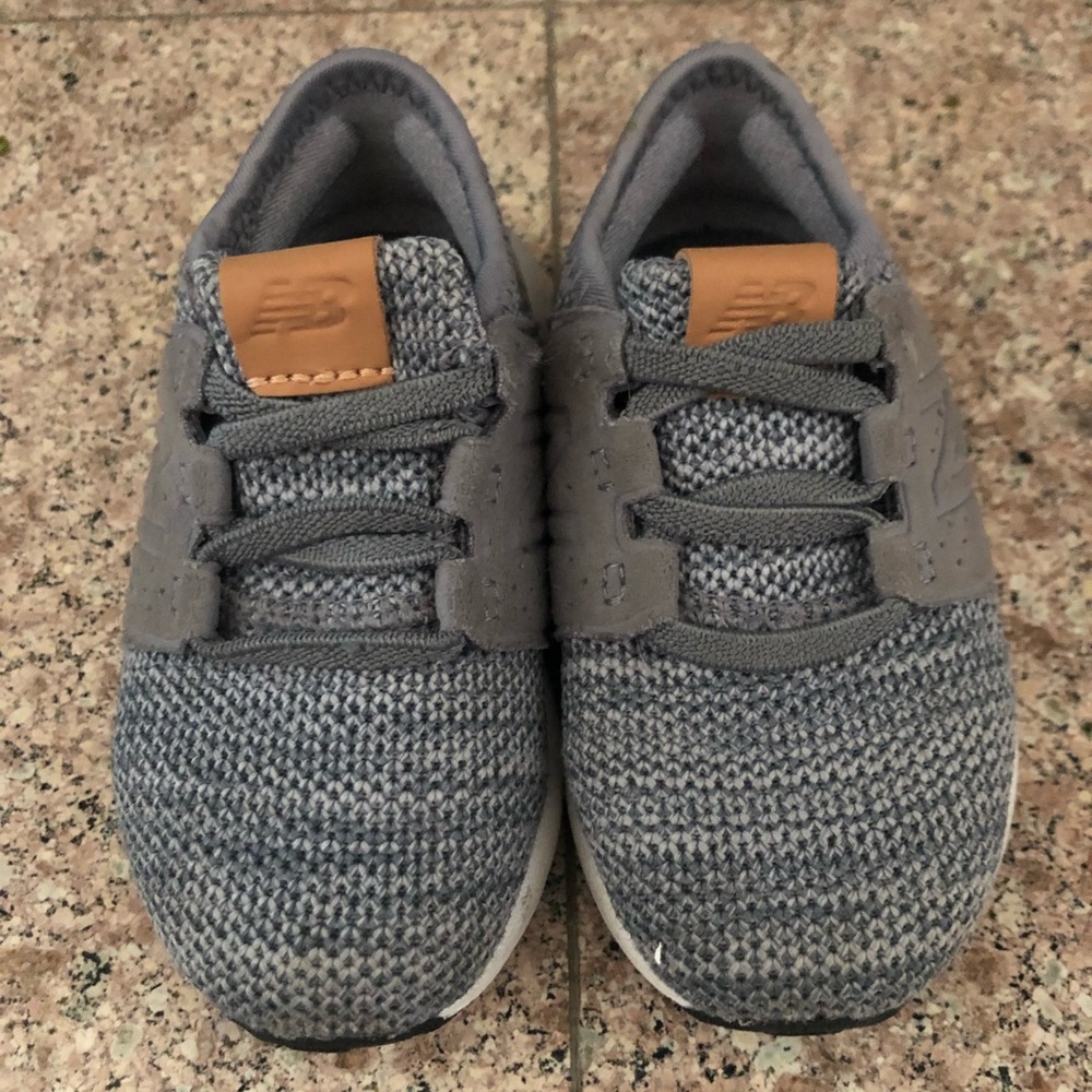 New Balance no tie tennis shoes